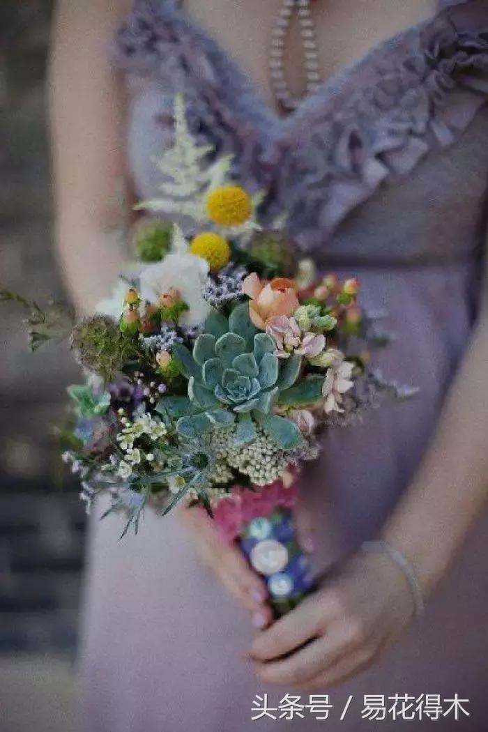 复古手捧花的最佳搭配,手捧花最佳搭配图片