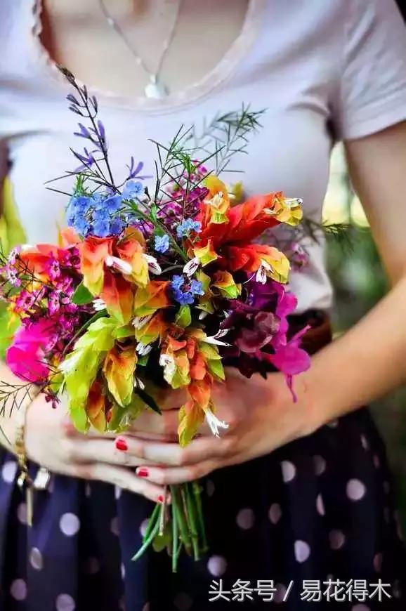 复古手捧花的最佳搭配,手捧花最佳搭配图片