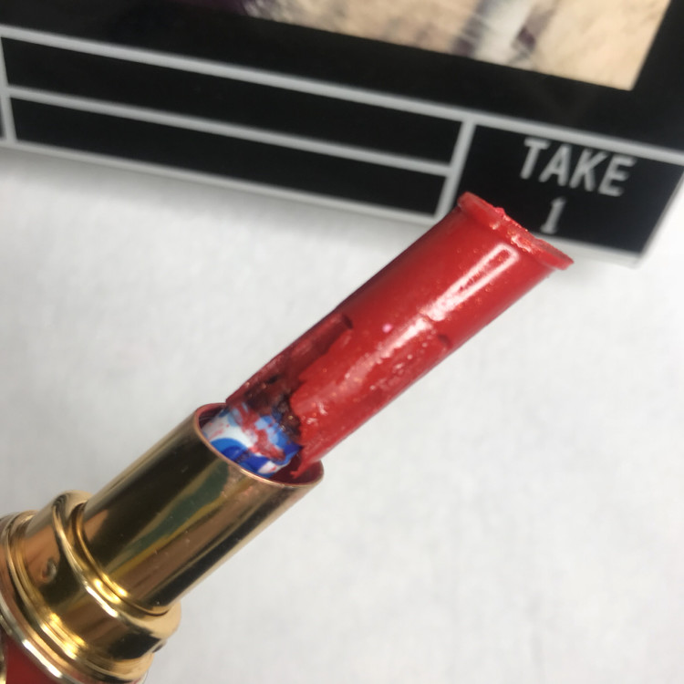 用完的口红不要扔教你一招省几千,mac口红用完怎么把剩余的弄出来