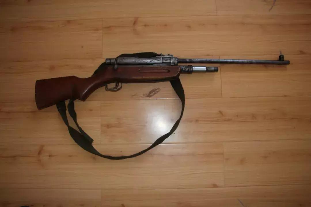 玉树公安抓捕的视频,缉枪治爆宣传群众主动上交枪支