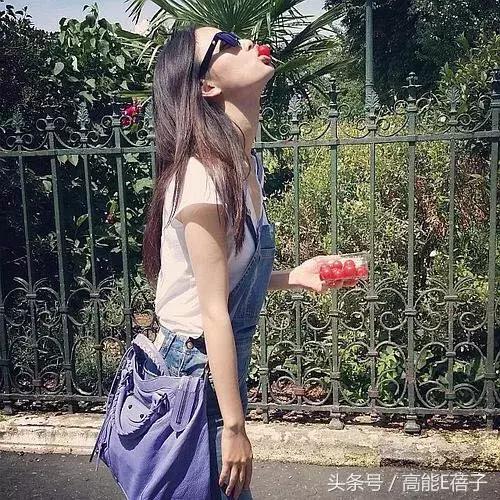 拍照pose技巧和方法,女生拍照剪刀手pose