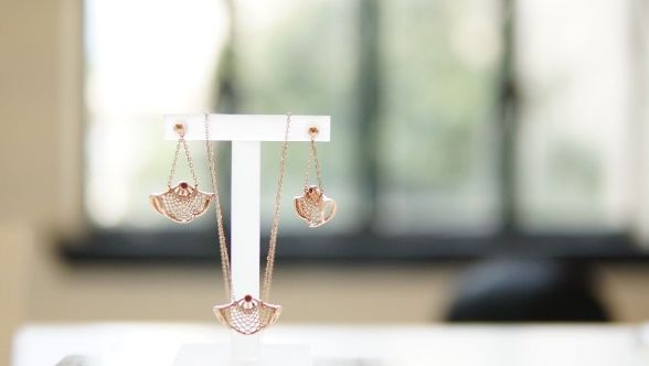 潮宏基珠宝有限公司廖创宾,潮宏基k金可以换款式吗