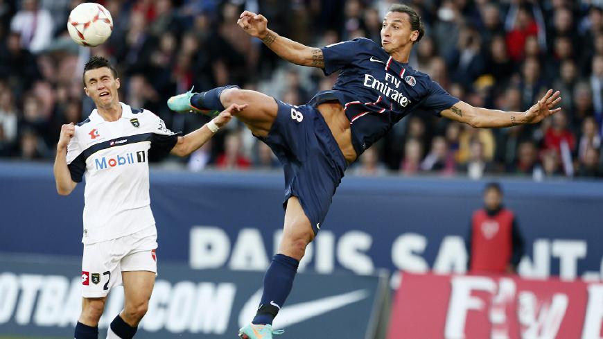 世界足坛十大重炮手,c罗卡洛斯重炮踢破球门