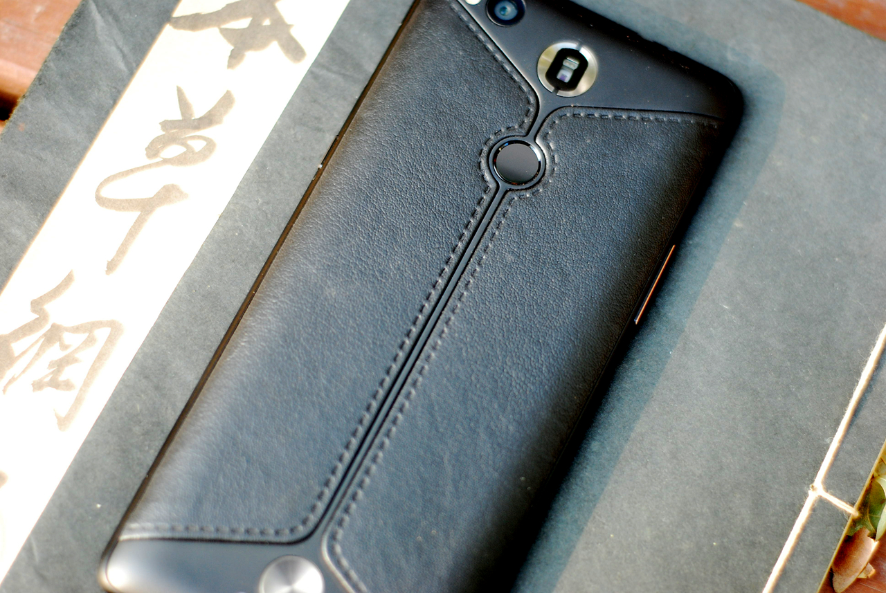 口袋里的关爱：私人医生H1智能手机