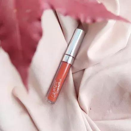 当男朋友和口红同时掉进水里,口红掉进水里了有用吗