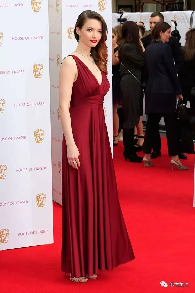 马斯克第二任妻子很漂亮,马斯克6个妻子