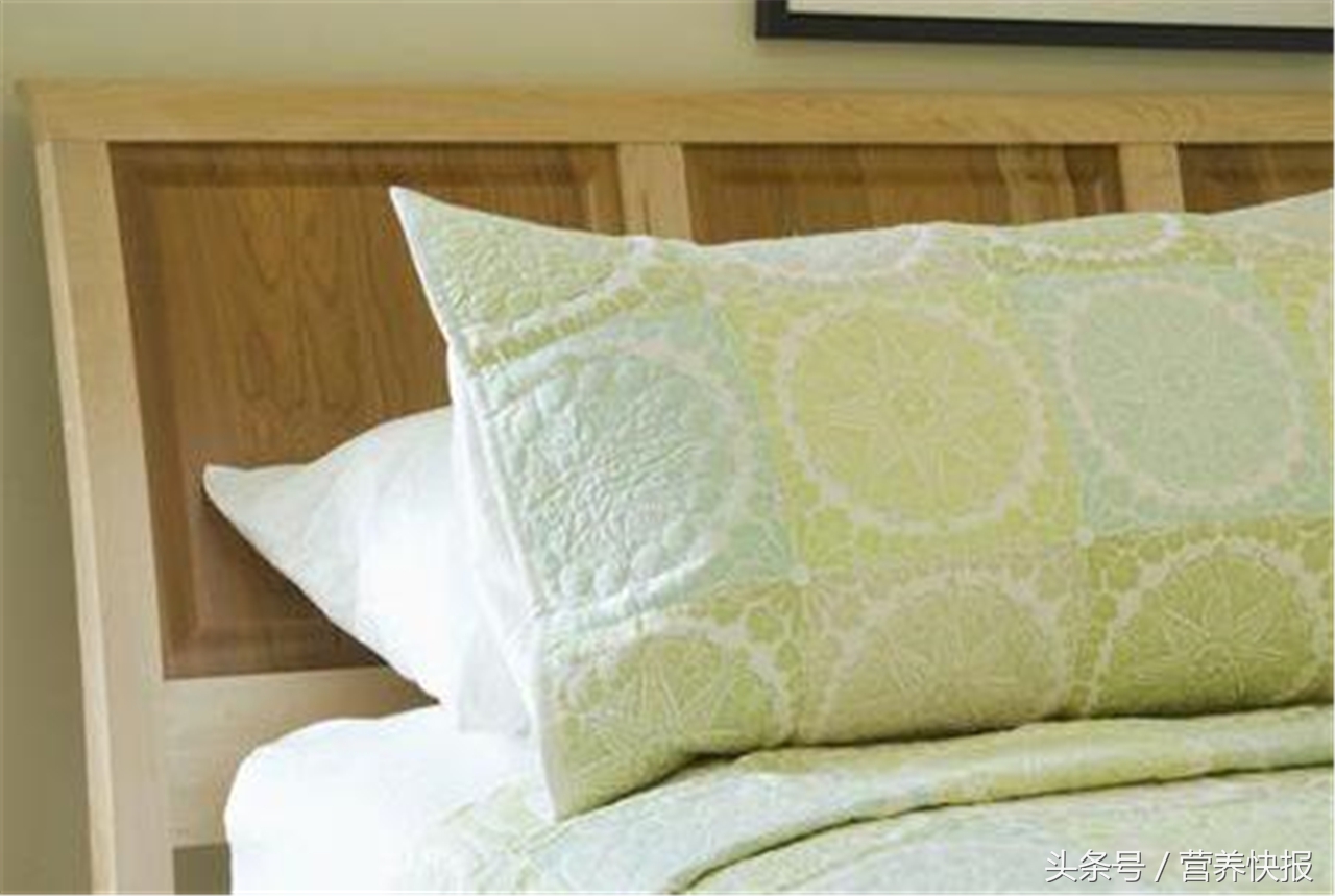 枕头高低决定健康,高血压睡什么枕头最好