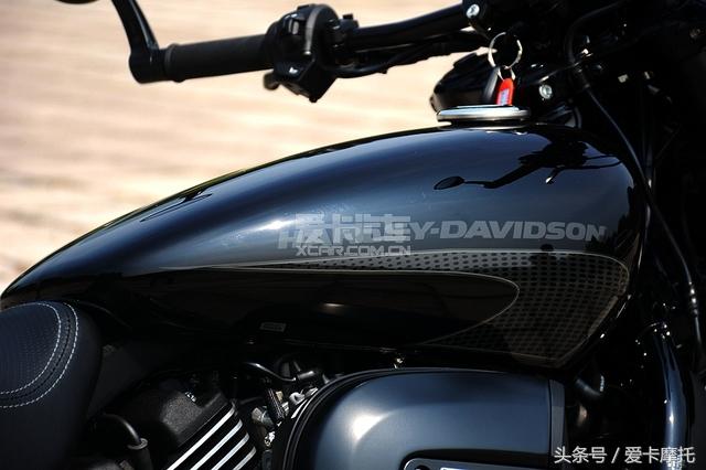 这不是你认识的哈雷试STREETROD750
