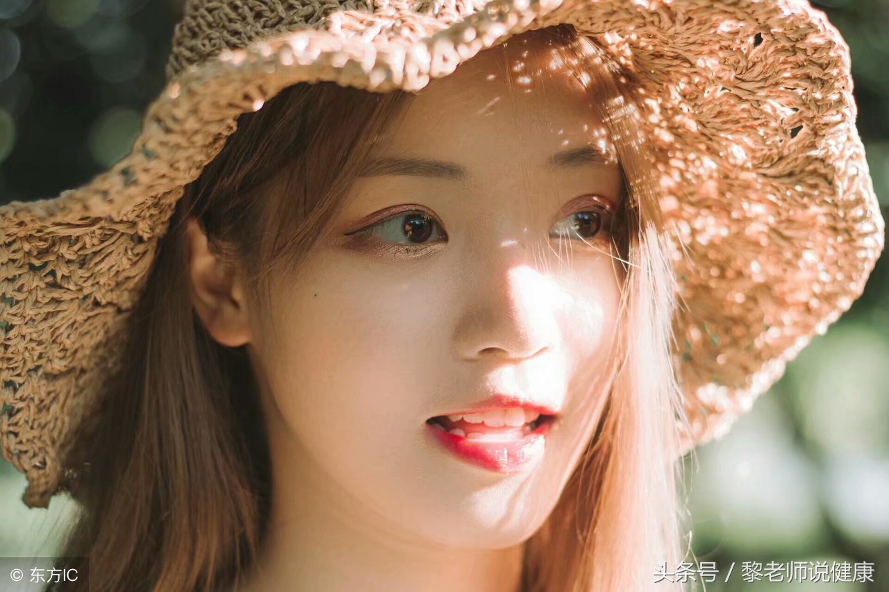 嘴唇黑猪肝红怎么回事,嘴唇发紫发黑还有斑点