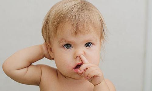 宝宝鼻子里有鼻屎怎么清理？千万不能用手抠，正确方式在这里！