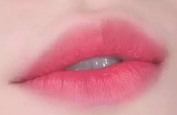 纹唇上色手法视频教程,纹唇如何快速上色技巧