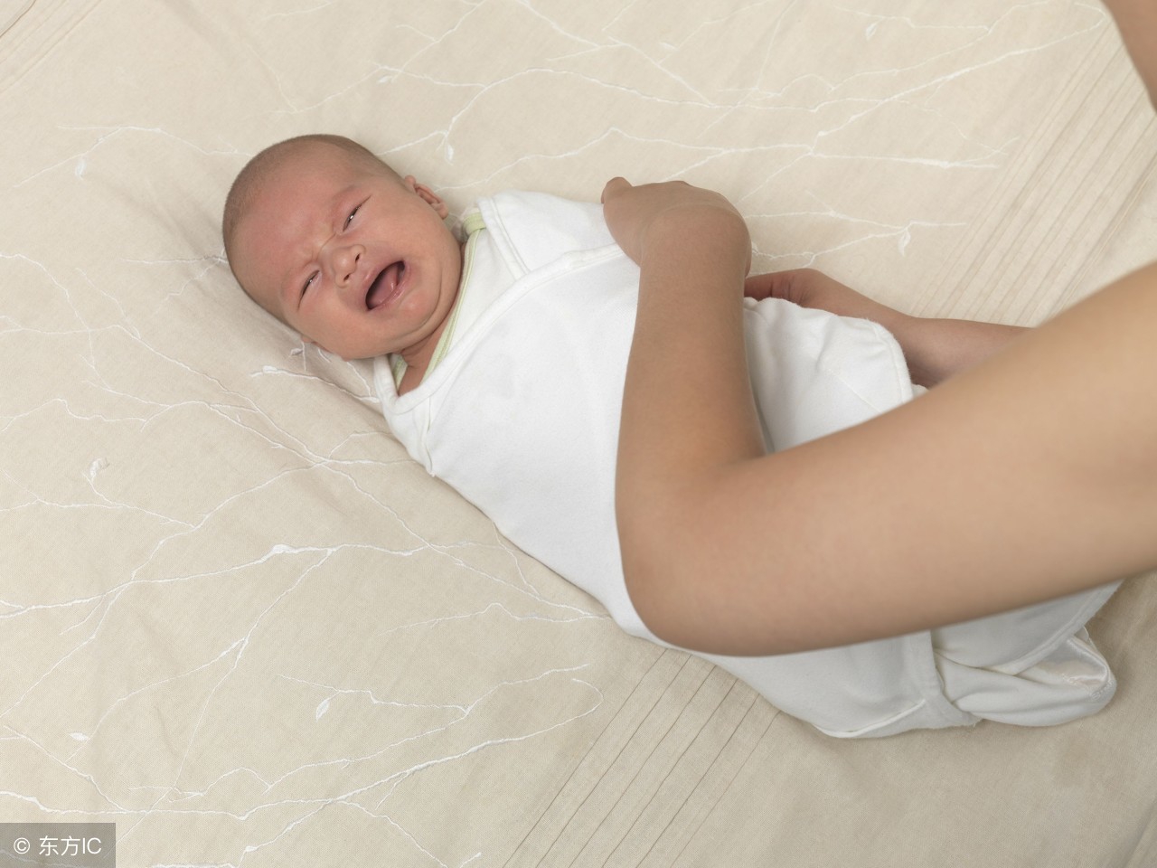 小孩臀线不对称怎么办,小孩臀纹不对称