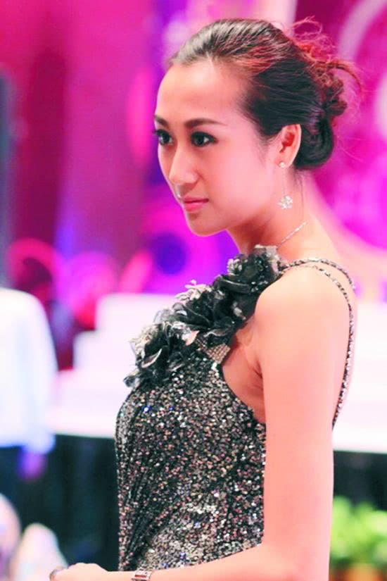 陈浩民妻子五年剖腹产生四胎，从不坐月子，如今开始出现后遗症