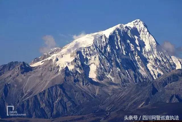 驴友非法穿越被困3天，烧内衣裤求救！理塘百余警民40多个小时冒雪搜救助其脱险……