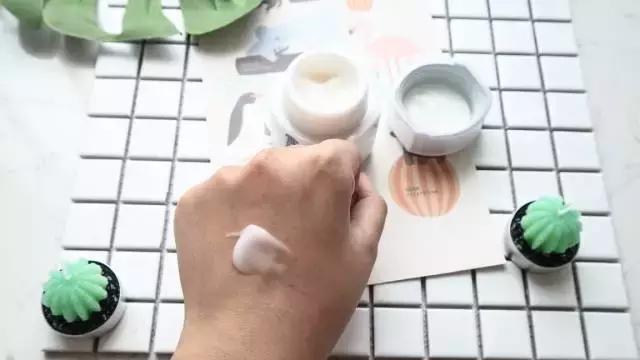 雪肌精护肤有依赖么,雪肌精酒精味很重对皮肤好吗