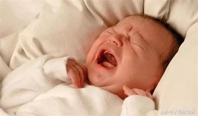 宝宝肠胀气的症状和缓解办法,宝宝常胀气哭闹不知怎么快速解决