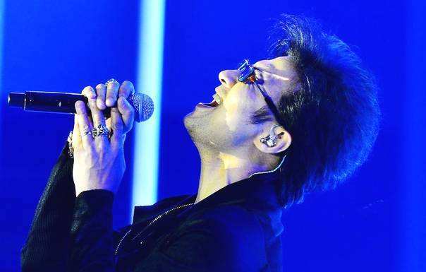 唱了这么多年ktv,这样拿话筒可以让我们离歌神更近一步!