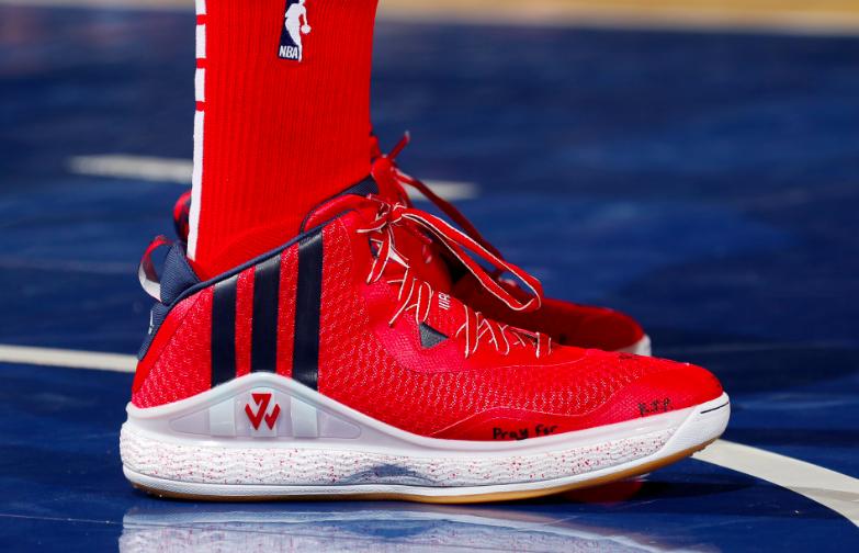 今日球场战靴鉴赏：奥迪的拉链鞋