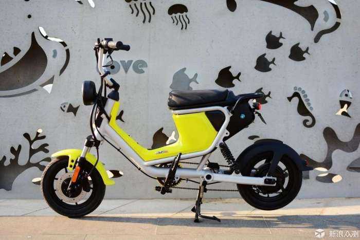 这才是真正的电动自行车,小牛评测特斯拉