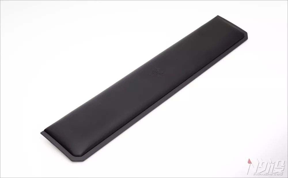 黑寡妇键盘是哪个国家的,黑寡妇属于量产键盘吗