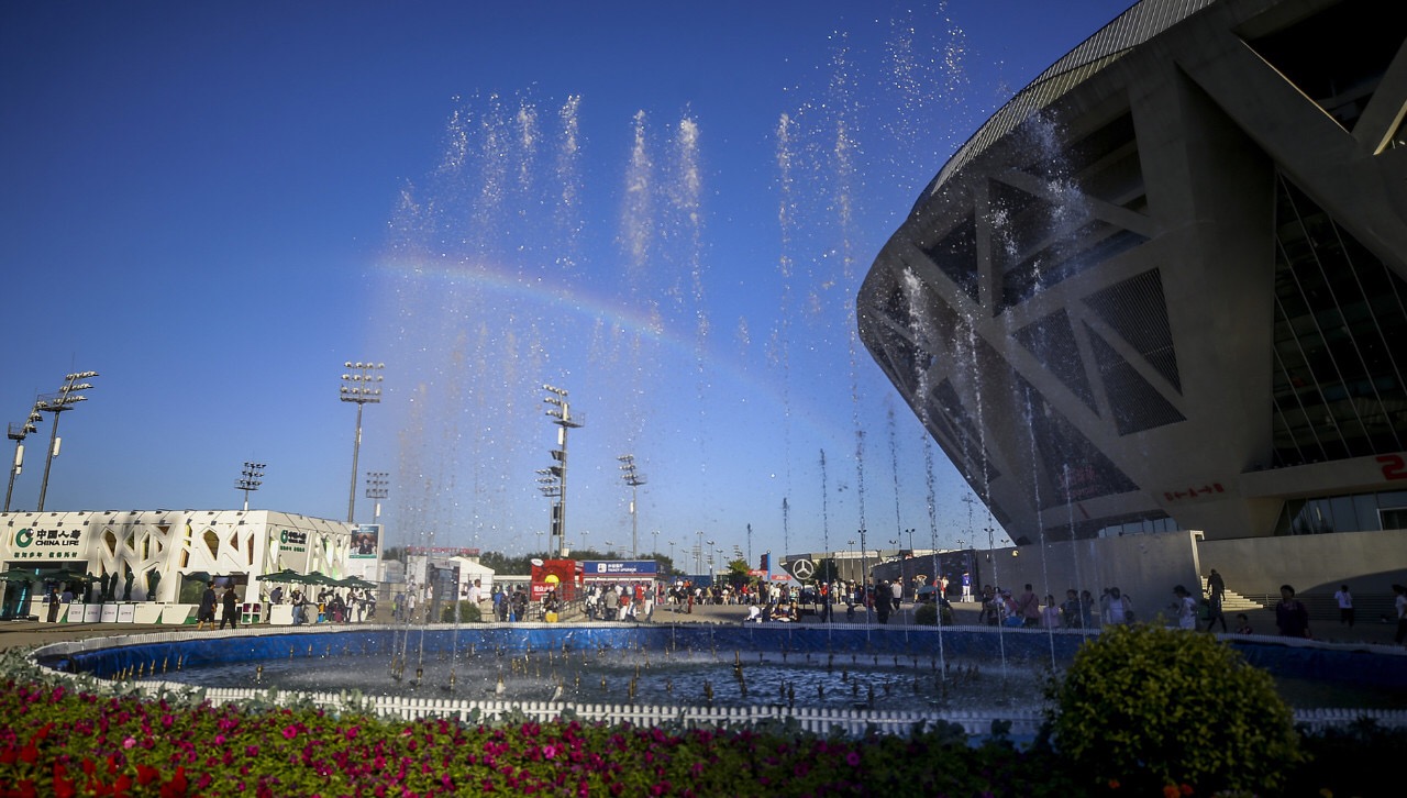 青葱中网，道阻且长