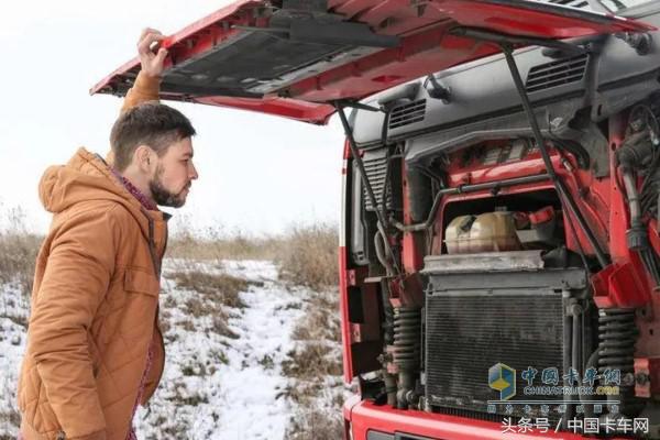 汽车水箱老是反水开锅是什么原因,装载机水箱开锅是什么原因