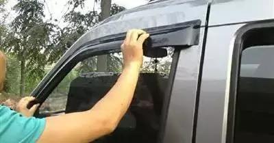 加装晴雨挡能通过年审吗,什么车能装晴雨挡