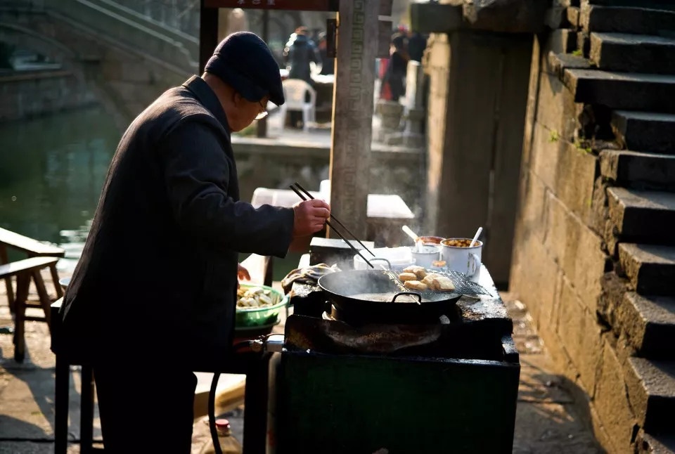古镇旅游美食推荐,去古镇吃好吃的