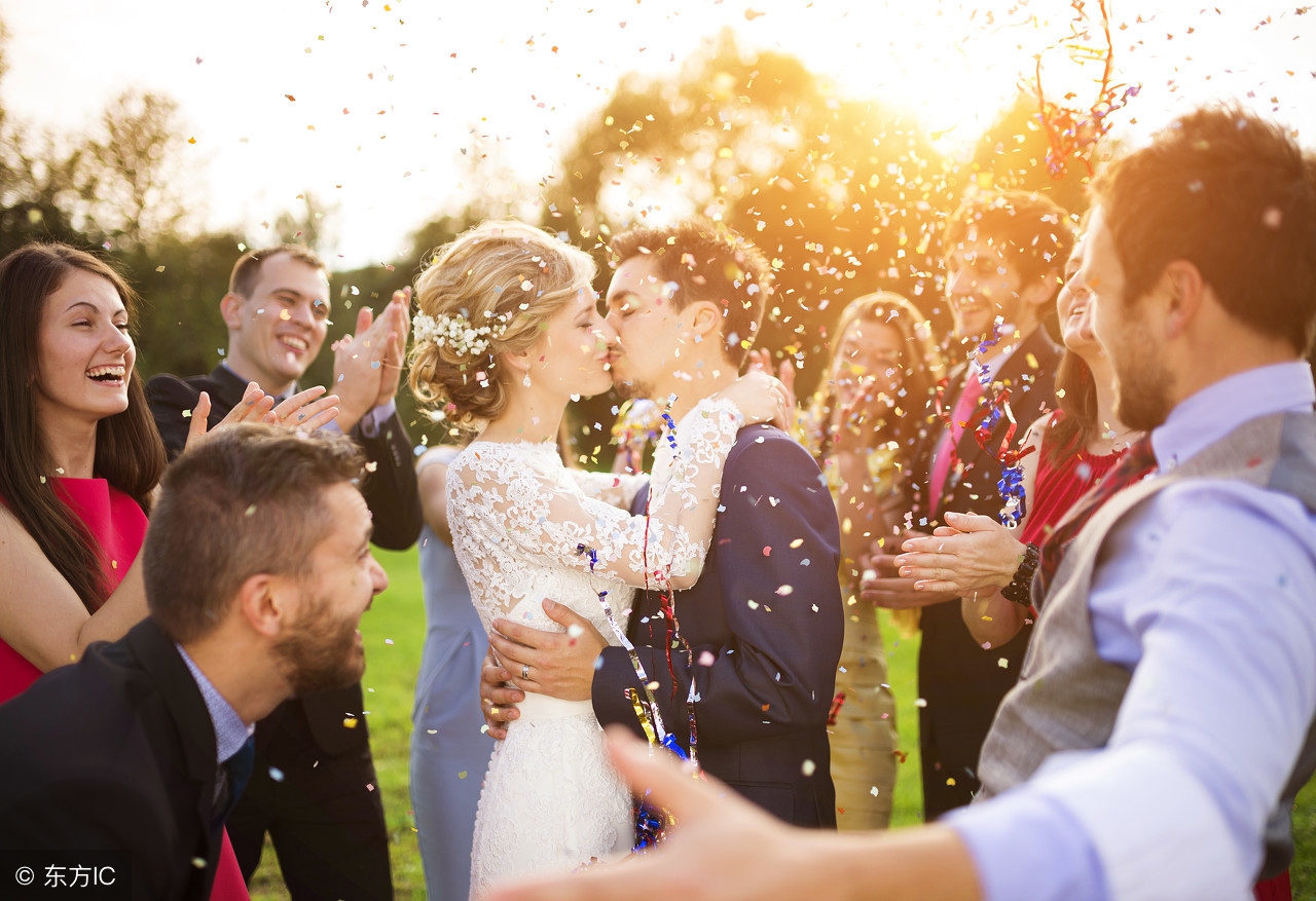 新郎家长婚礼致辞经典范文,粤语婚礼新郎致辞简短精辟高情商