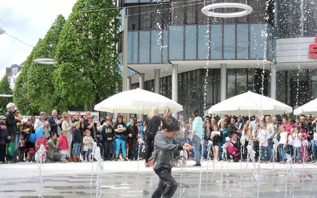 商业街景观如何打造,极致的商业街景观