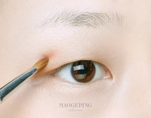 单眼皮不画眼线只画眼影好看吗,同样的单眼皮为啥觉得你的好看