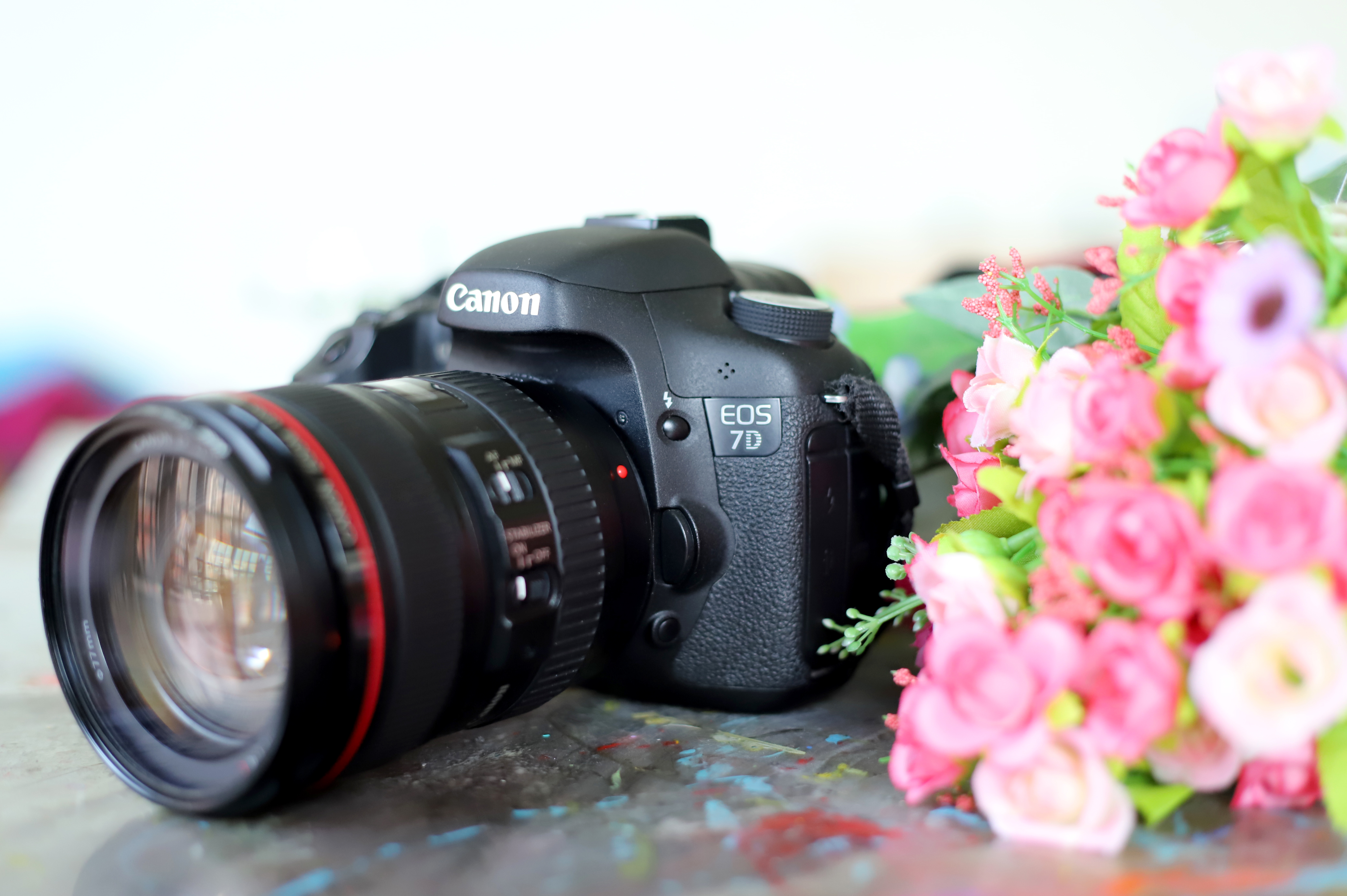 佳能一台拥有双核处理器的单反成为当时中高端数码单反的新标杆