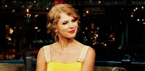 今年的靴子流行买短不买长,今年秋冬穿靴子就买这3种高级色