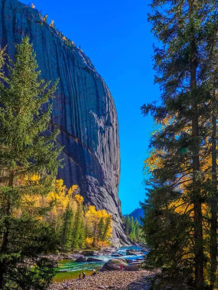 阿勒泰地区可可托海地质公园,新疆可可托海国家森林公园介绍