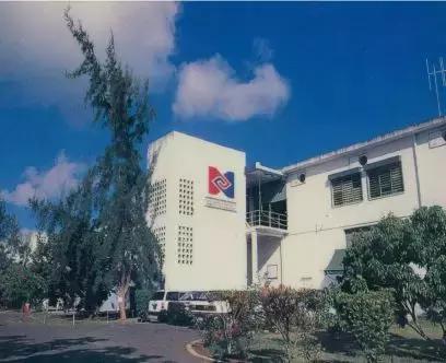 堡狮龙“大皇子”出走，从夫妻店到代工大王：别人“身死”他独活