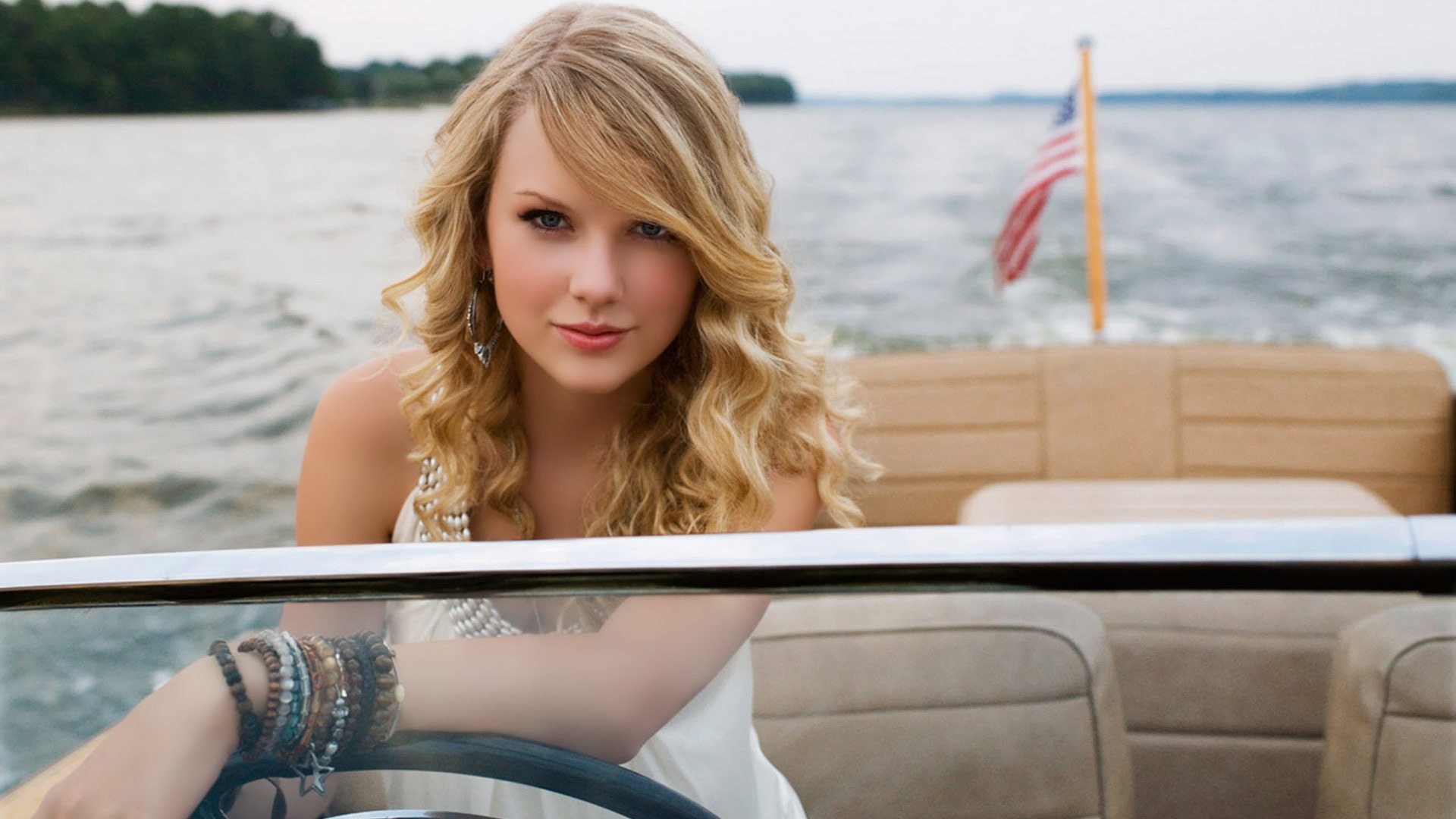 泰勒争取男女平等,泰勒维护女权