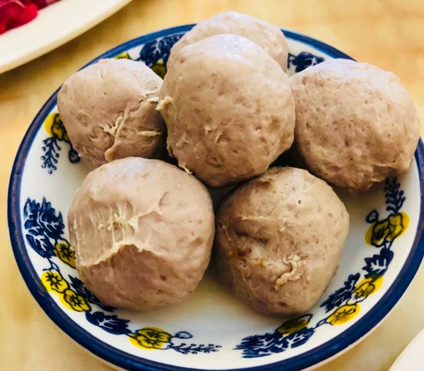 一头黄牛,出肉率仅为37%,这家潮汕牛肉火锅可谓口口珍贵!