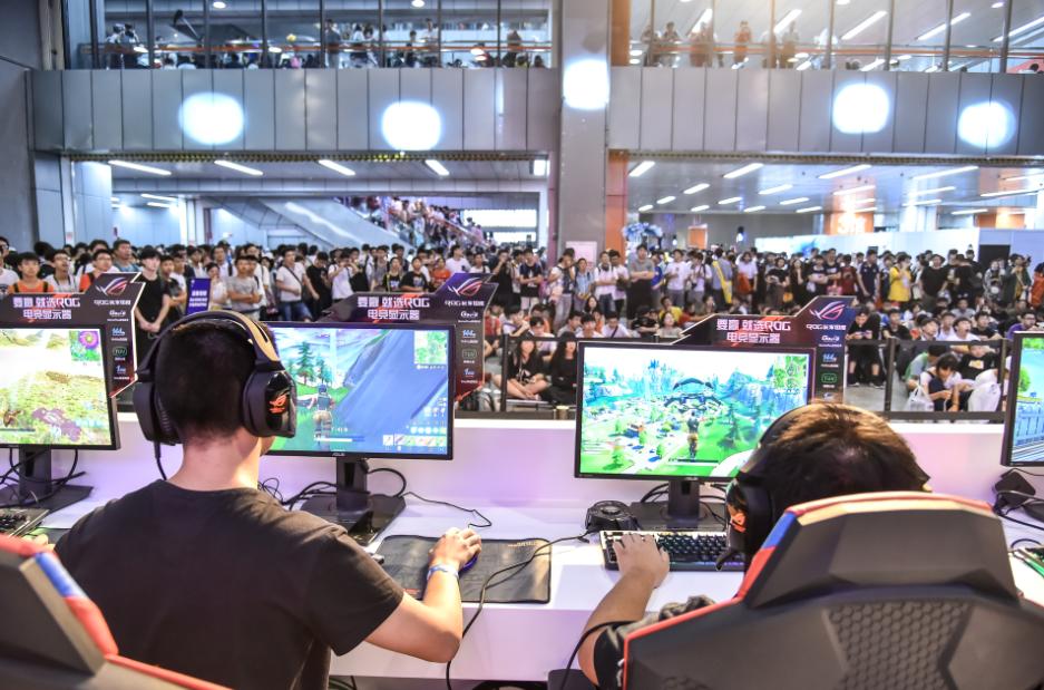 腾讯携华硕MG248QR亮相广州AGF游戏展，超强性能猎杀全场目光