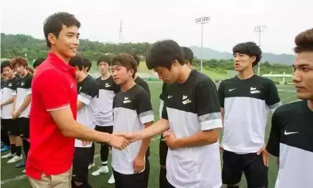 为什么亚洲足球与欧洲差距那么大,为什么国外足球比国足厉害