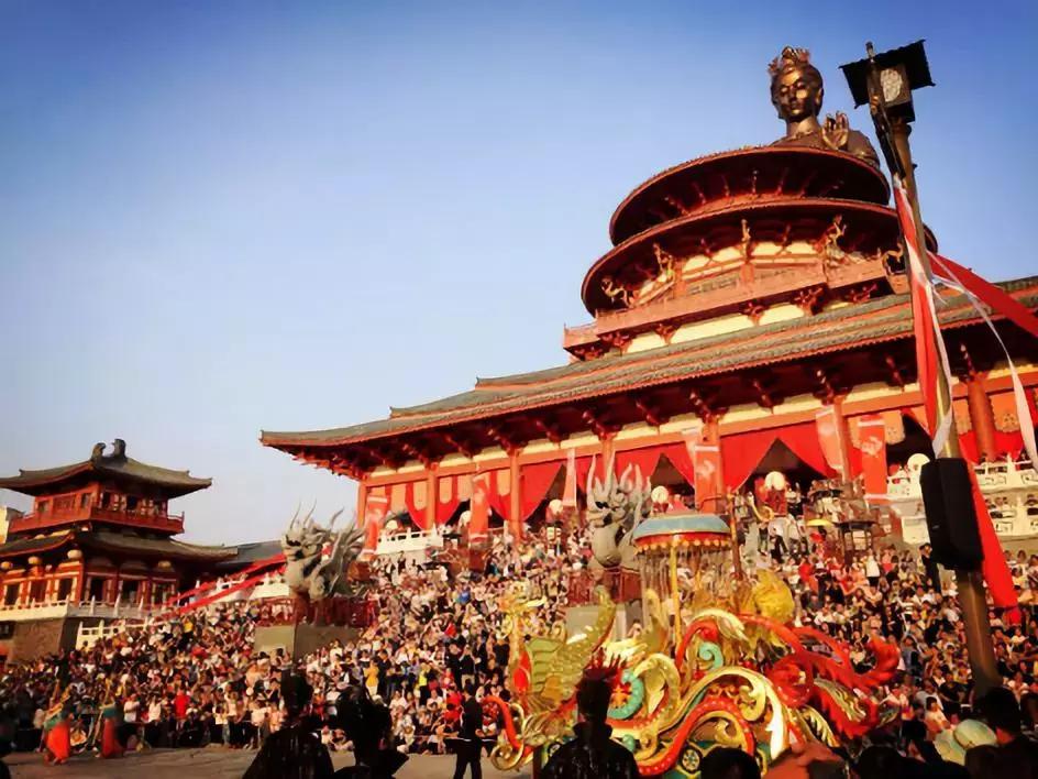 鍗庤皧鍏勫紵鐢靛奖涓栫晫澶滃満鏀荤暐涓,鑻忓窞鍗庤皧鍏勫紵鐢靛奖涓栫晫鏀荤暐涓嬬瘒