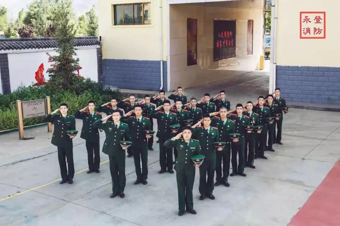 脱下军装依然要拥有军人的素质,脱掉军装只剩下军人的荣誉感