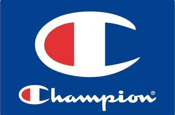 champion最经典的一款卫衣,白色连帽champion卫衣搭配女
