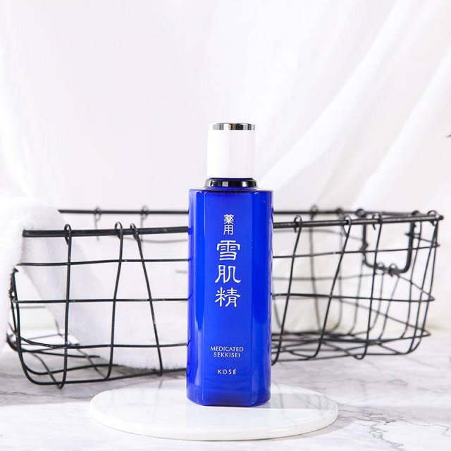 什么护肤品保湿补水适合干皮,秋冬干皮化妆水推荐