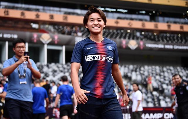 这不是打脸吗？男足0比0战平印度之时，王霜却在法甲献助攻