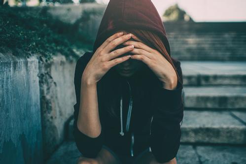 心理学家彻底忘掉一个人需要三步,心理学家说怎么才能忘掉一个人