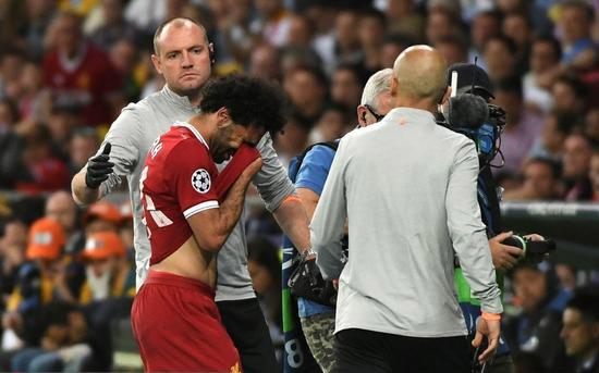 足坛史上令人泪目的十大瞬间,十大催人泪下的足坛巨星告别