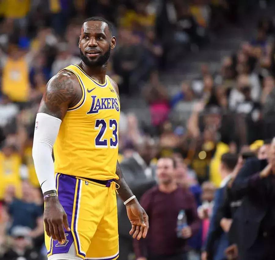 nba季后赛各球队宣传海报,nba各球队胸前广告