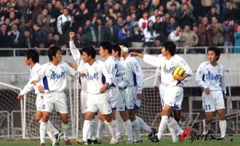 八十载体育圣地，新世纪民园广场