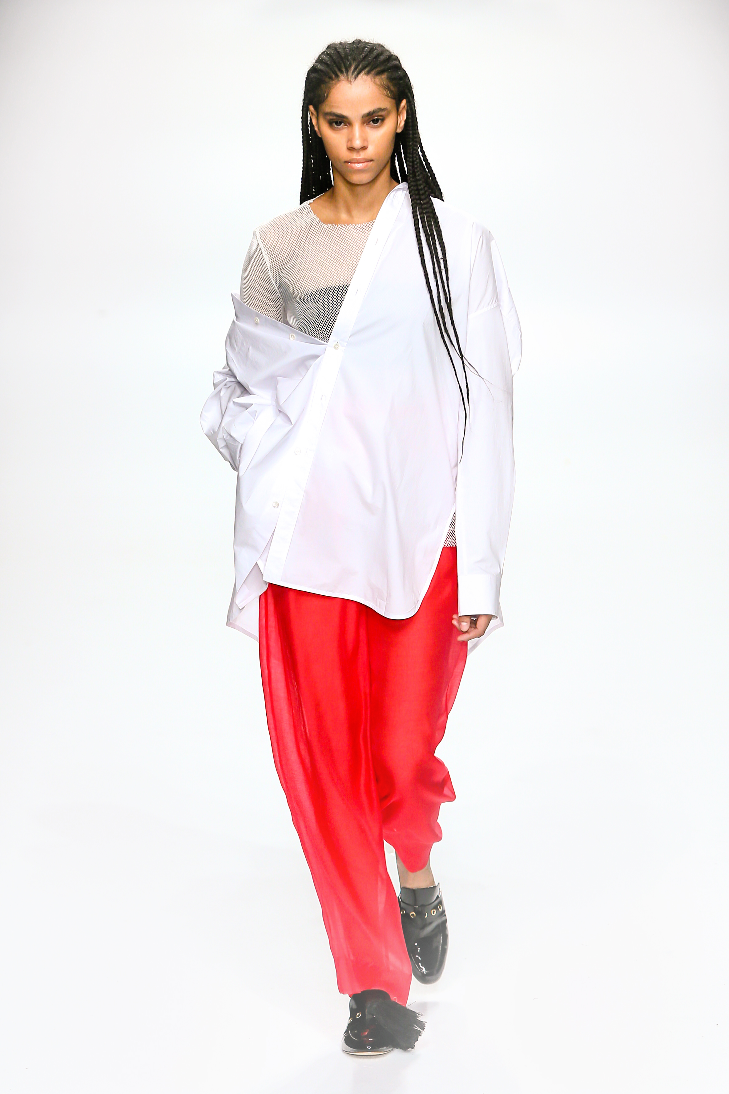 DOUCHANGLEE最新2019春夏SIGNAL系列挑战信号错置服装尺度