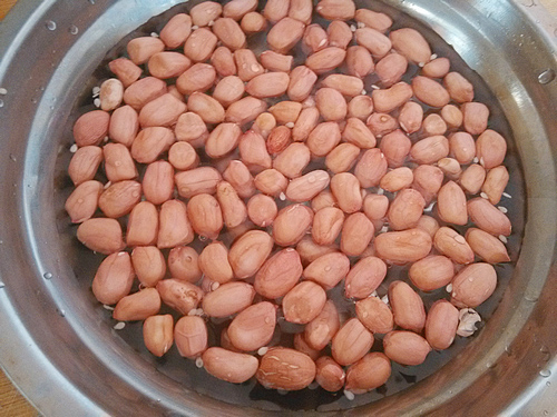 油炸花生米的做法又香又脆,油炸花生米为啥容易上火